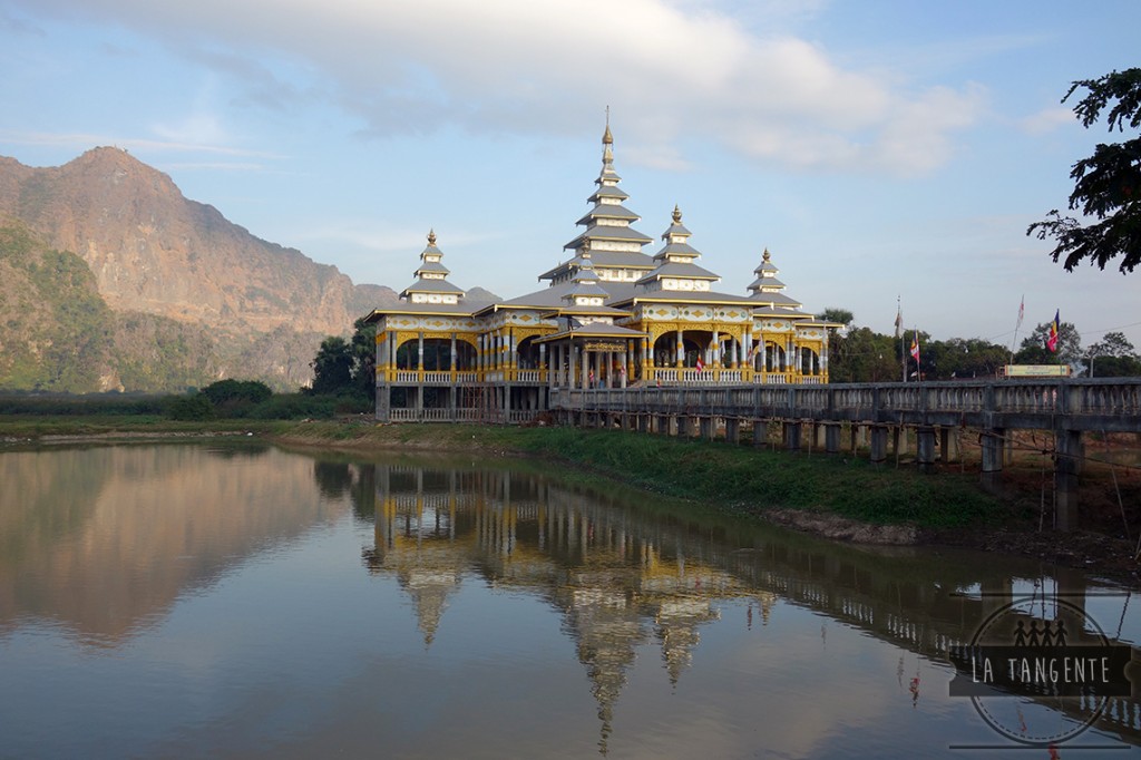 Temple in front of Kyauk Kalap