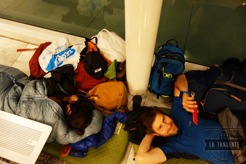 Une nuit de patience à l'aéroport